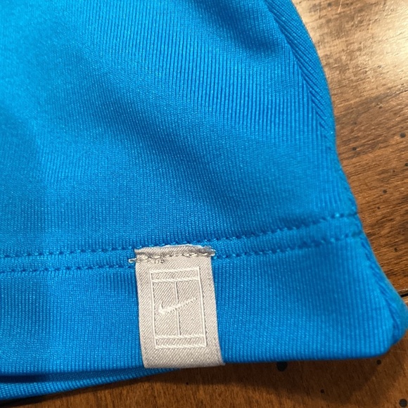 NIKE Womens Racer Back Active Wear Tank Top with Sports Bra - size Medium - Picture 6 of 17